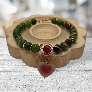 Handmade wirewrapped Green Beaded Bracelet with Heart Charm